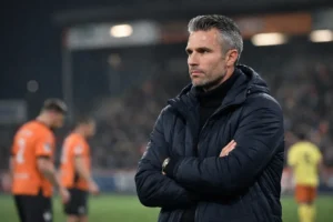 Trainer Van Persie kritisch na gelijkspel tegen FC Volendam