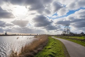 Koude lentedag met afwisselend zon en bewolking