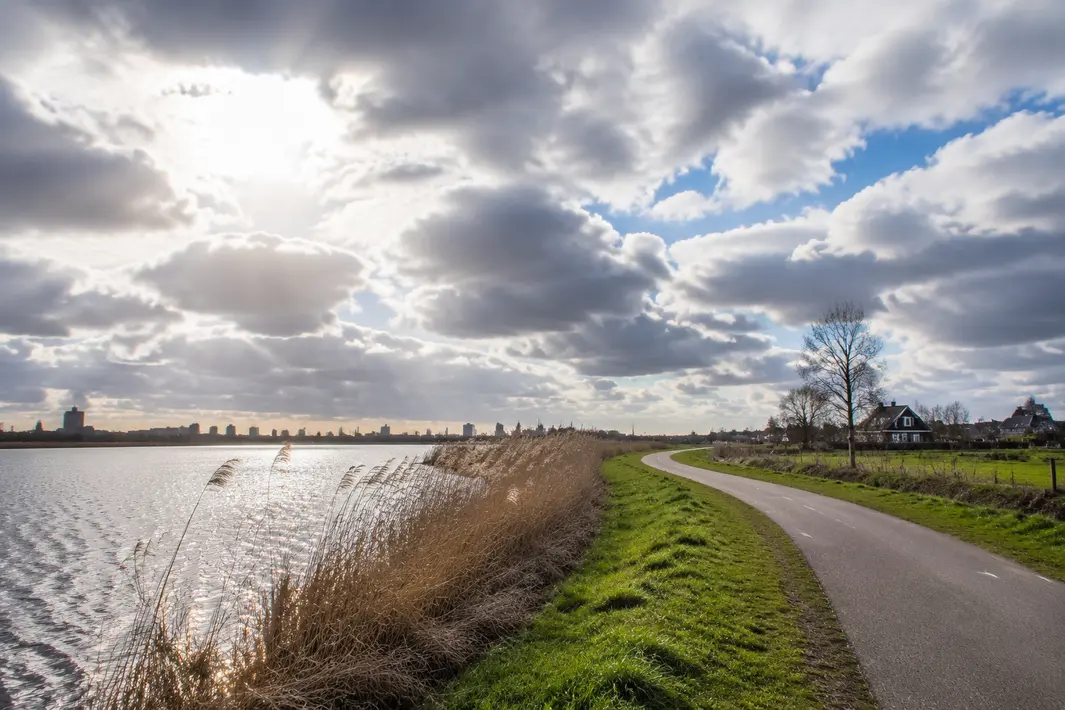 Koude lentedag met afwisselend zon en bewolking