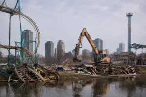 Ontmanteling van Pretpark in Rotterdam gaat snel na faillissement
