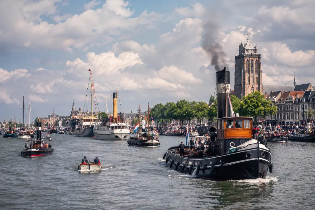 Vlootschouw opent Dordt in Stoom 2026 met groot spektakel op het water