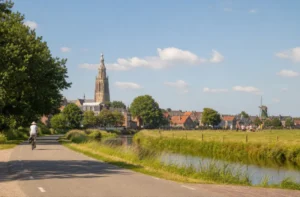 Zomers weer met hoge temperaturen landinwaarts op Tweede Pinksterdag