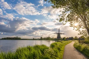 Afwisseling van zon en wolken met milde temperaturen
