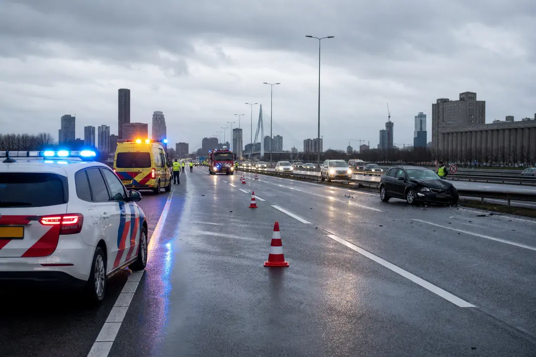 Man uit Rotterdam komt om bij ernstig verkeersongeval op A13