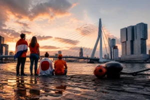 Sfeer en beleving in Rotterdam tijdens Nederland-Japan op het WK