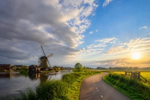 Van bewolkte ochtend naar zonnige middag met aangename temperaturen