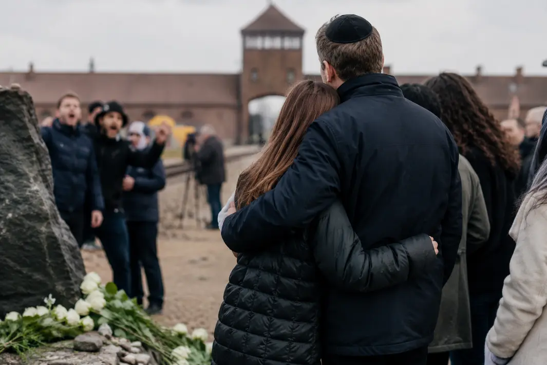 Verstoring tijdens Holocaustherdenking leidt tot uiteenlopende reacties